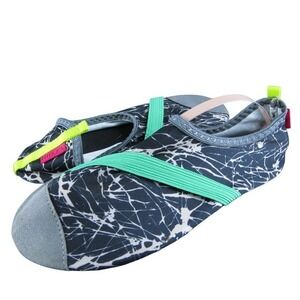 FITKICKS‎ Women's Aqua Water Socks Black Fabric Size SM Gently Used 2025